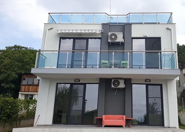 уютный Ray в варне